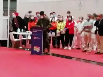 El ejército lee un pasaje de 'El Quijote' en Ifema en el Día del Libro para todos los pacientes de coronavirus El ejército lee un pasaje de 'El Quijote' en Ifema en el Día del Libro para todos los pacientes de coronavirus