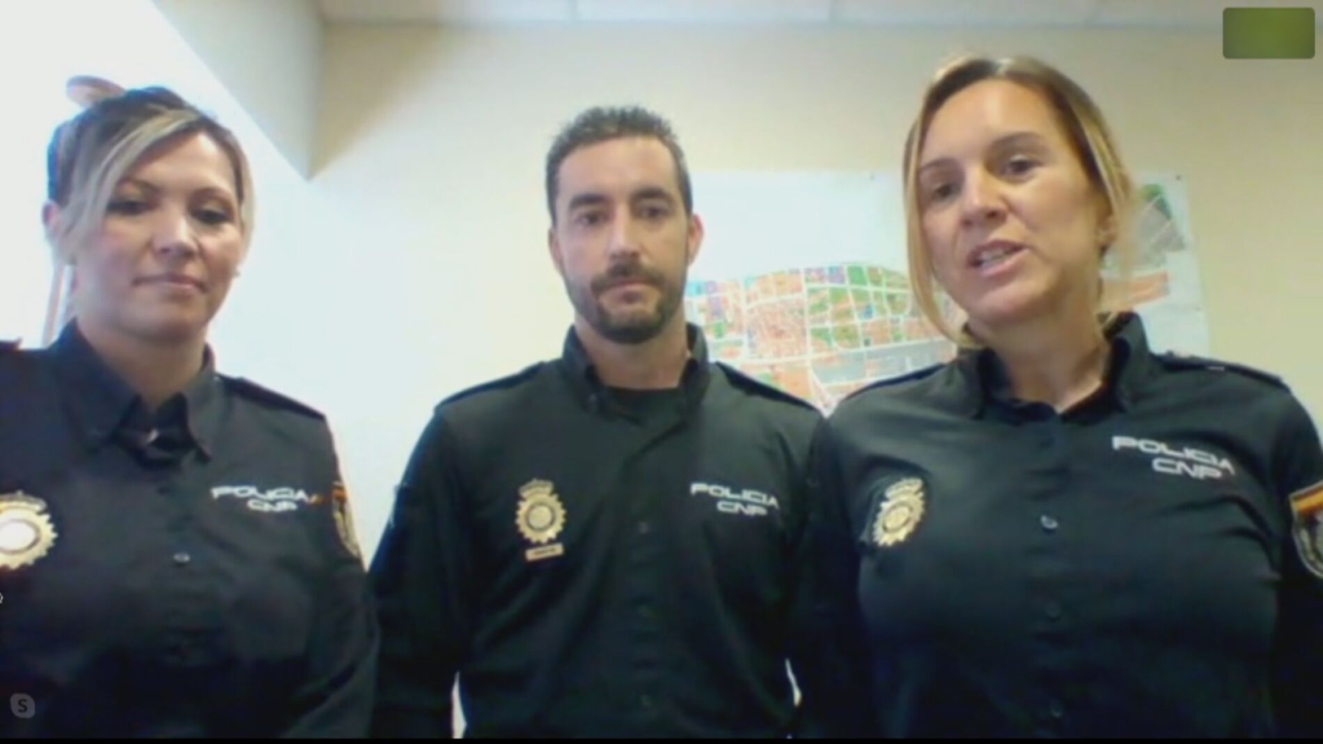 Polic&iacute;a local.