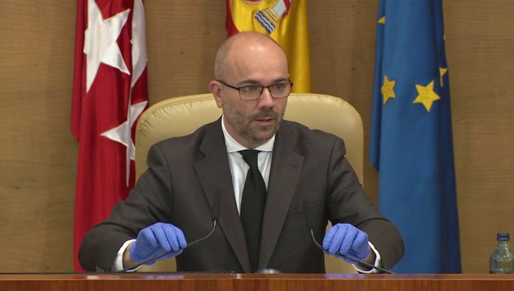 La Asamblea de Madrid reanuda de forma presencial con medidas para evitar el coronavirus el pleno anulado ayer por problemas telemáticos
