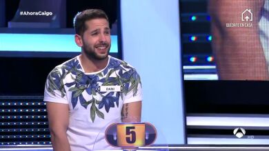 Momentos míticos de '¡Ahora caigo!': El concursante que cae 'malamente' por culpa de Rosalía