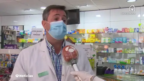 Farmacéuticos, sobre las marcarillas contra el coronavirus a 0,96 céntimos: "Asumiremos las pérdidas" Farmacéuticos, sobre las marcarillas contra el coronavirus a 0,96 céntimos: "Asumiremos las pérdidas"