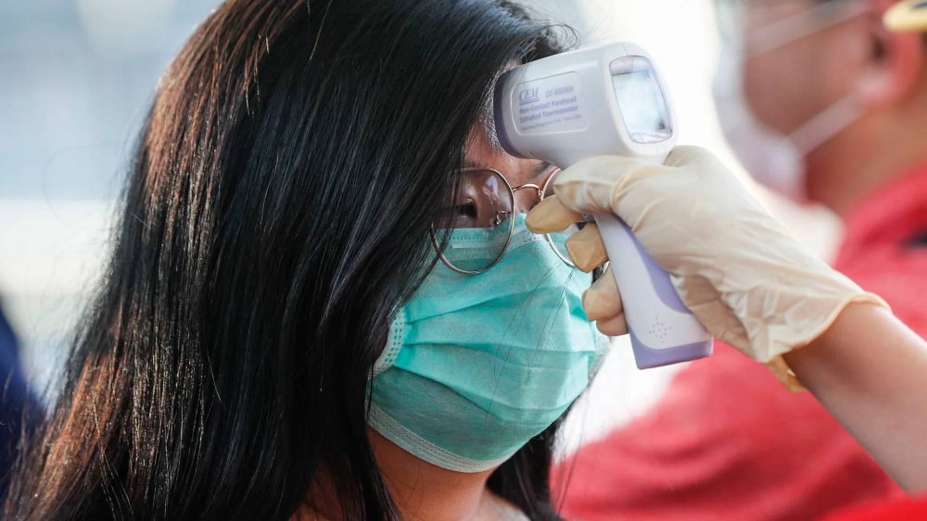 Noticias de la mañana (24-04-20) Las mascarillas quirúrgicas para prevenir el coronavirus se venden desde hoy en las farmacias a 0,96 euros Noticias de la mañana (24-04-20) Las mascarillas quirúrgicas para prevenir el coronavirus se venden desde hoy en las farmacias a 0,96 euros