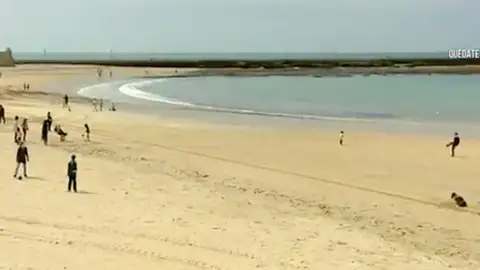 Niños en la playa Niños en la playa