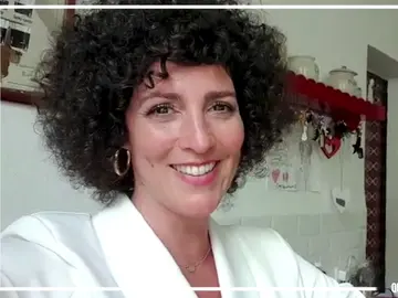 Encerrados con Rocío Madrid: recupera su imitación de El Fary para inventarse una genial coplilla sobre el coronavirus Encerrados con Rocío Madrid: recupera su imitación de El Fary para inventarse una genial coplilla sobre el coronavirus