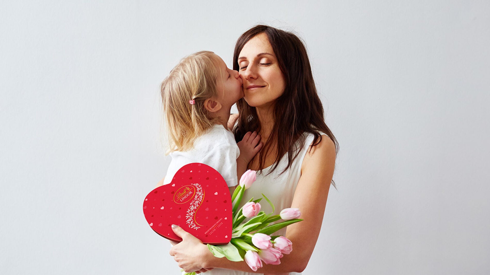 Participa en nuestro concurso y celebra el D&iacute;a de la madre m&aacute;s especial con los bombones Lindor