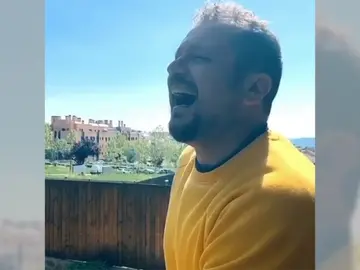La hilarante imitación de El Monaguillo como Elsa de 'Frozen' y su máquina del tiempo La hilarante imitación de El Monaguillo como Elsa de 'Frozen' y su máquina del tiempo