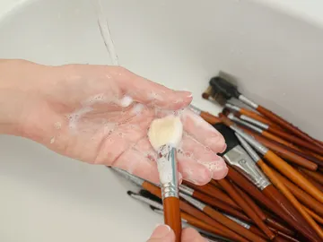 Lavado de brochas Lavado de brochas