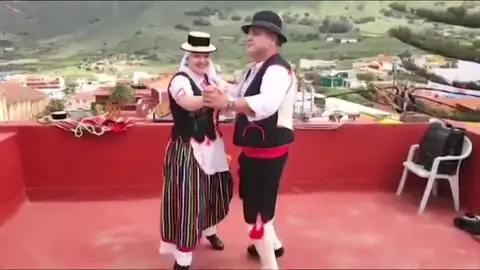 Celebran la Romería de San Marcos desde los balcones, terrazas y azoteas con folclore y gastronomía canaria Celebran la Romería de San Marcos desde los balcones, terrazas y azoteas con folclore y gastronomía canaria
