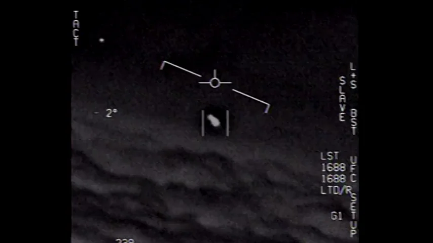 El Pentágono desclasifica tres vídeos de ovnis El Pentágono desclasifica tres vídeos de ovnis