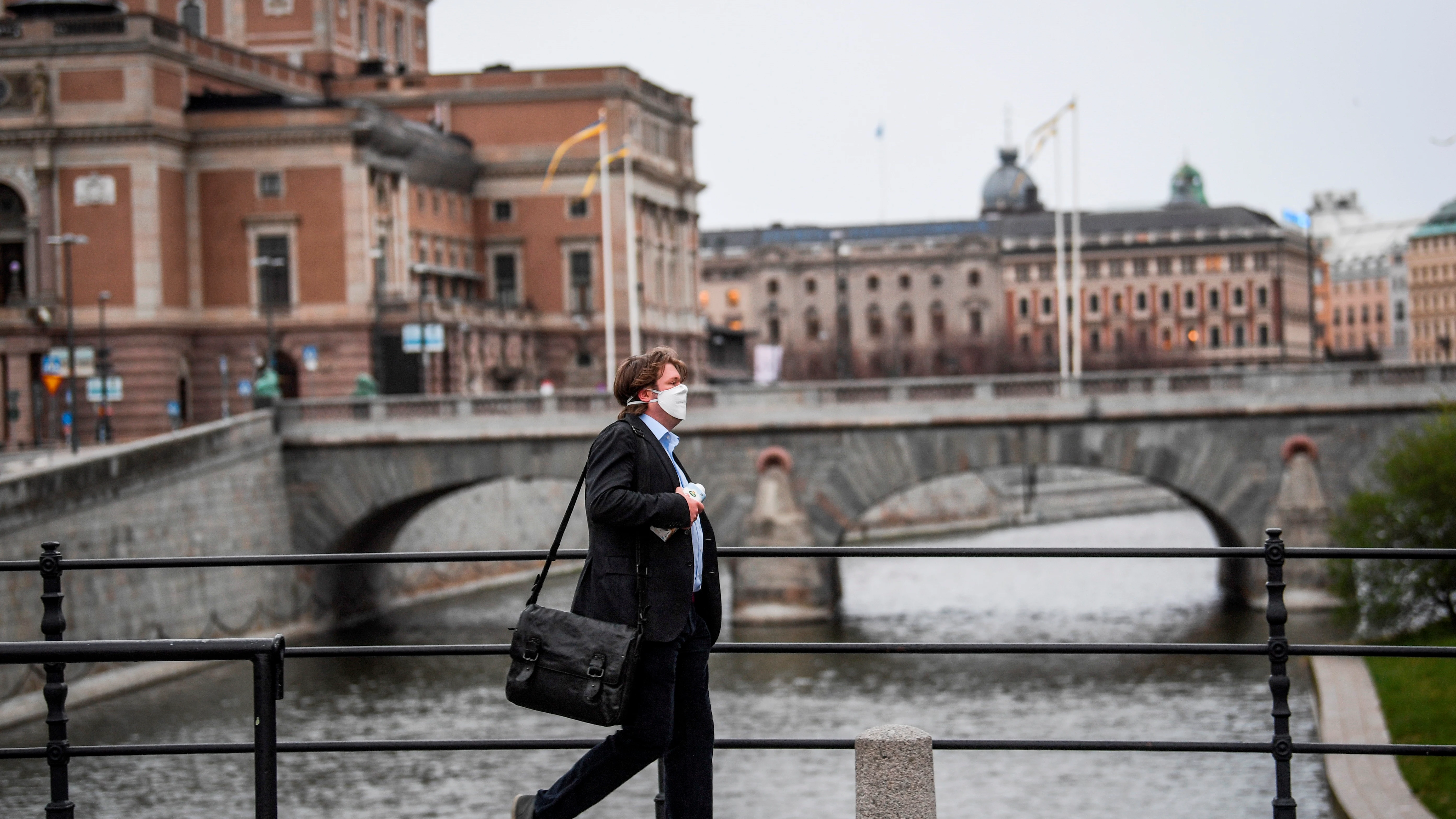 Un hombre en Suecia Un hombre en Suecia