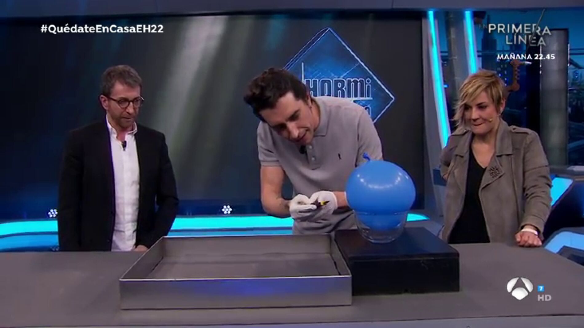 Marron muestra la ciencia en casa m&aacute;s alucinante utilizando solamente un globo de agua