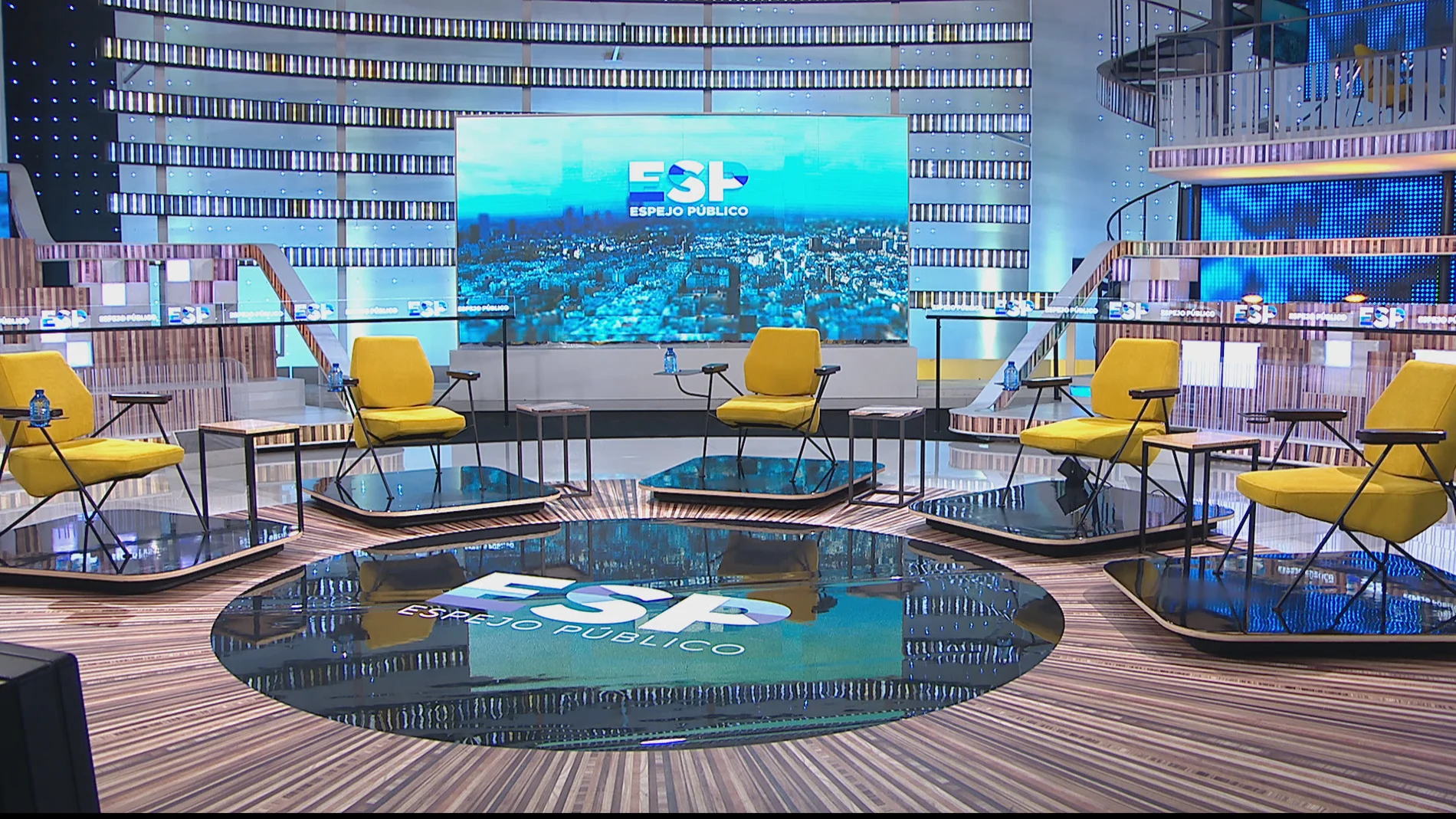 Plató de Espejo Público Plató de Espejo Público