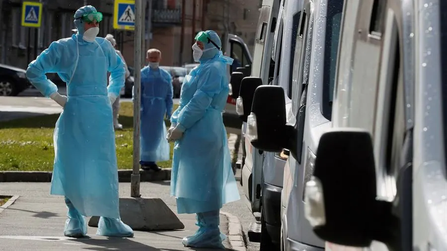 M&eacute;dicos trabajando en la lucha contra el coronavirus
