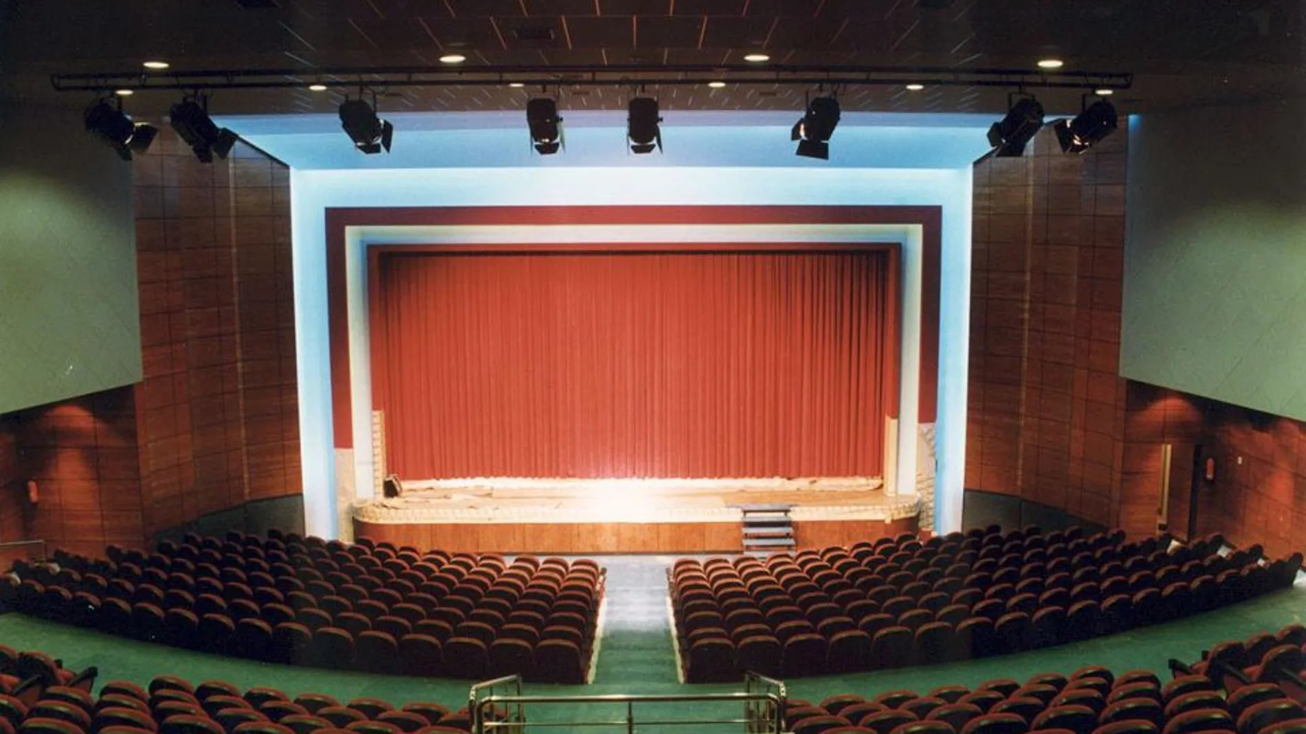 Margareto: "Las medidas de desescalada permitirán que sean viables las proyecciones en el cine pero habrá buscar alternativas al Teatro" Margareto: "Las medidas de desescalada permitirán que sean viables las proyecciones en el cine pero habrá buscar alternativas al Teatro"