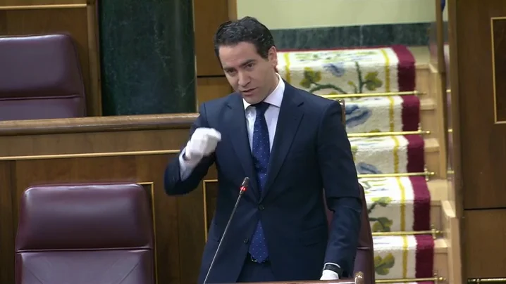 Rifirrafe entre Teodoro Garc&iacute;a y Pablo Iglesias: "Nuestro objetivo es proteger a la gente y no a un Gobierno que se cae a trozos"