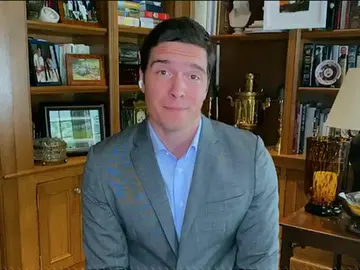 William Reeve, hijo de Christopher Reeve, sin pantalones en una conexión en directo William Reeve, hijo de Christopher Reeve, sin pantalones en una conexión en directo