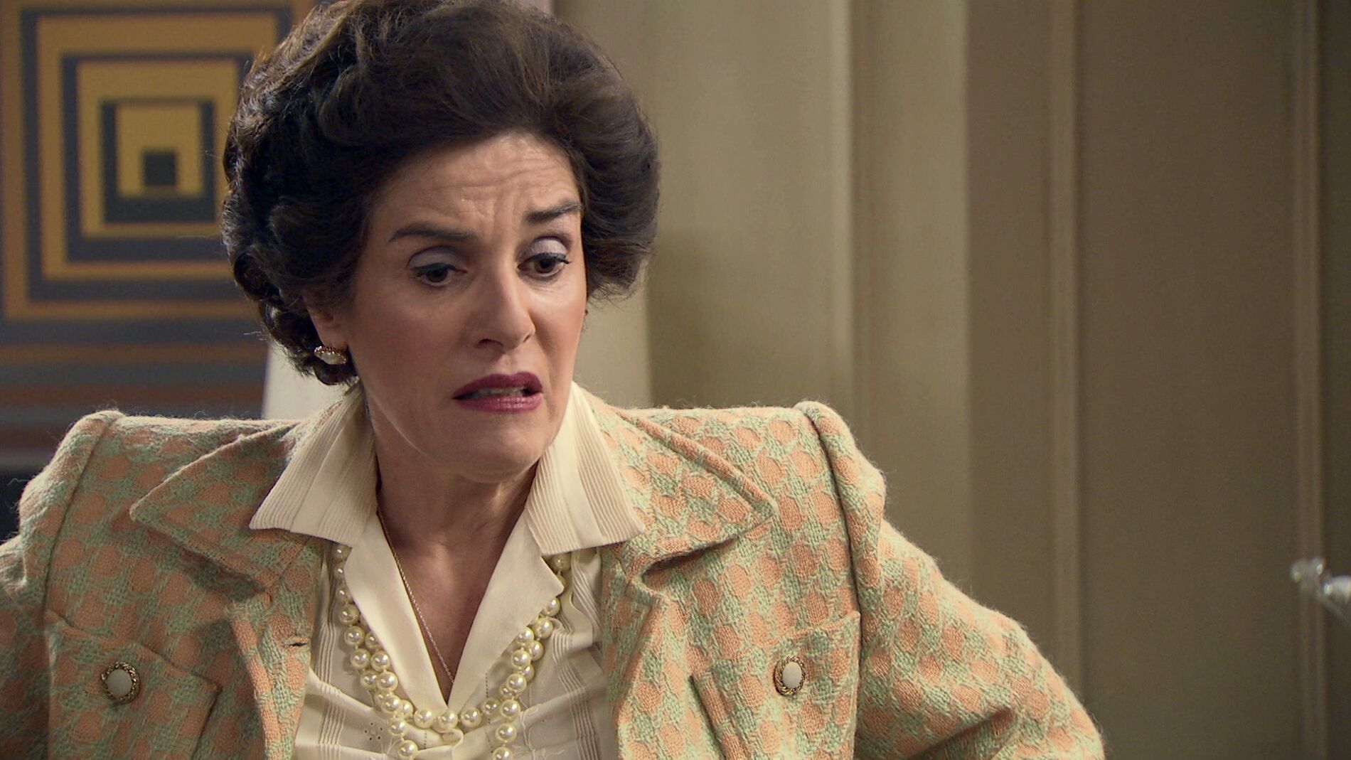 Benigna descubre el escondite de la droga 