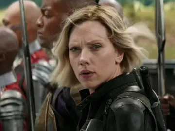 Scarlett Johansson como Viuda Negra Scarlett Johansson como Viuda Negra