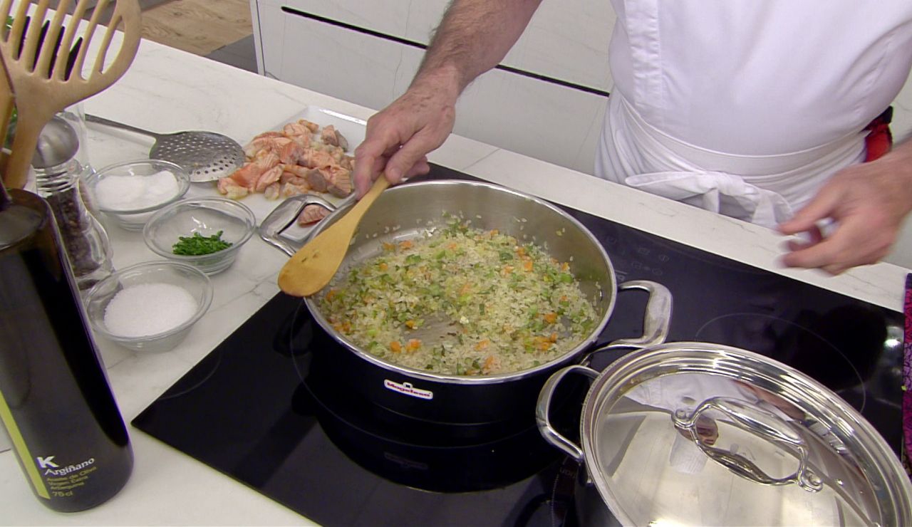 Karlos Arguiñano desvela el truco para conseguir la medida y el punto perfecto del arroz