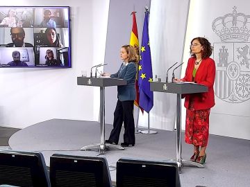 María Jesús Montero y Nadia Calviño durante una rueda de prensa