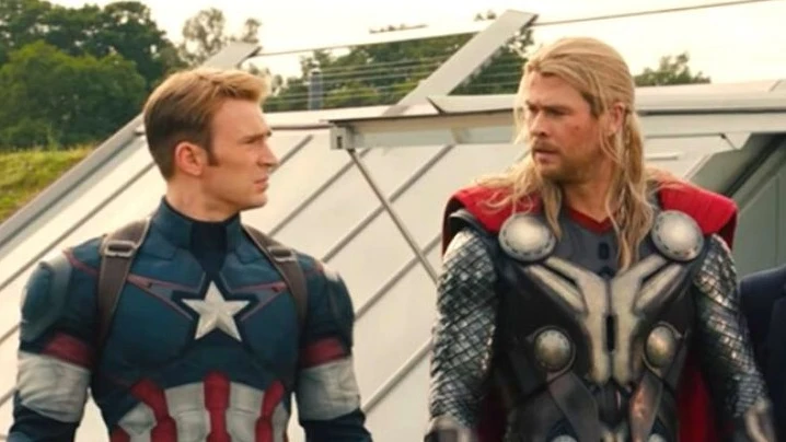 Chris Evans y Chris Hemsworth como Capitán América y Thor Chris Evans y Chris Hemsworth como Capitán América y Thor