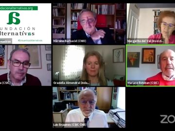 Los científicos españoles, muy cautos ante la vacuna de Moderna contra el coronavirus: "Sorprende que echen las campanas al vuelo"