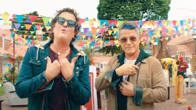 Así suena lo nuevo de Alejandro Sanz junto a Carlos Vives: nos ponen a bailar con su canción 'For sale'
