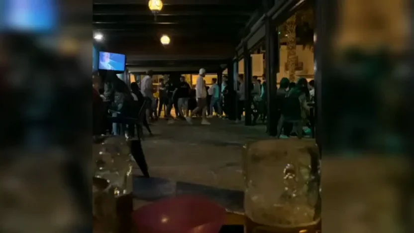 Vídeo: Una terraza de Pedregalejo, destrozada por una pelea entre varios clientes Vídeo: Una terraza de Pedregalejo, destrozada por una pelea entre varios clientes