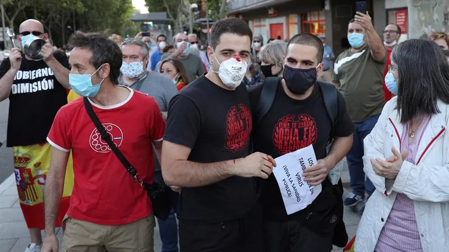 Coronavirus Madrid: Un herido leve durante una cacerolada en Moratalaz | Última hora Madrid Herido durante un altercado en la cacerolada contra el Gobierno