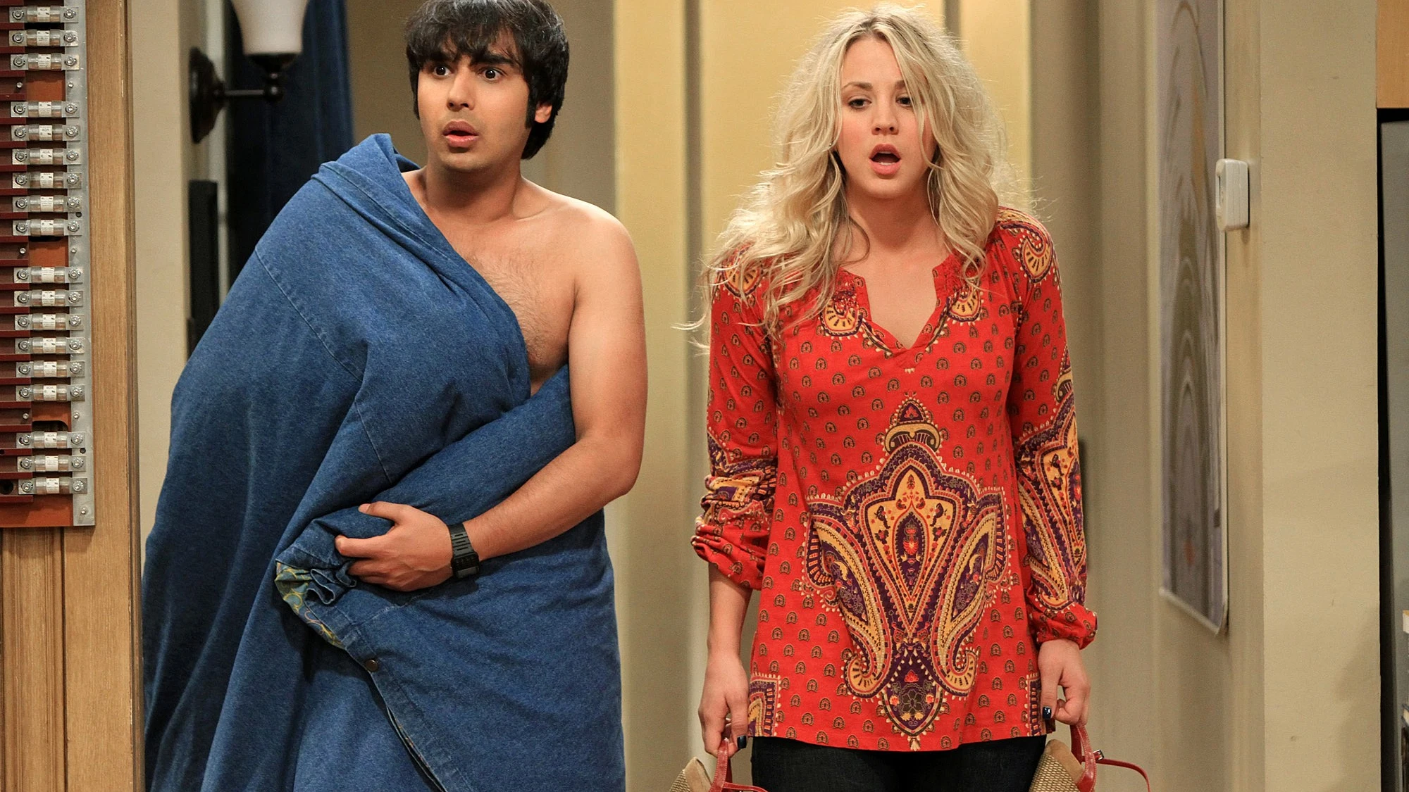 Kunal Nayyar y Kaley Cuoco como Raj y Penny en 'The Big Bang Theory'