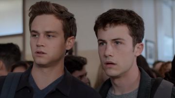 Brandon Flynn y Dylan Minnette en 'Por 13 razones'