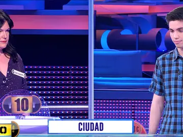 El emocionante ‘Adivina’ que inexplicablemente no se decide hasta la última pista y vale por 16.000 euros en ‘¡Ahora caigo!’ El emocionante ‘Adivina’ que inexplicablemente no se decide hasta la última pista y vale por 16.000 euros en ‘¡Ahora caigo!’