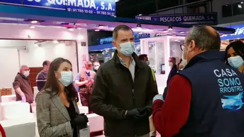 Los Reyes vistan Mercamadrid y agradecen la labor de los trabajadores durante la crisis del coronavirus Los Reyes vistan Mercamadrid y agradecen la labor de los trabajadores durante la crisis del coronavirus