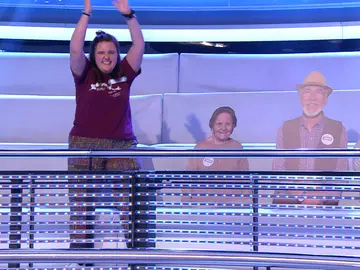 Anna vuelve loco a Arturo Valls y consigue el primer indulto ‘fantástico’ de ‘¡Ahora caigo!’ Anna vuelve loco a Arturo Valls y consigue el primer indulto ‘fantástico’ de ‘¡Ahora caigo!’