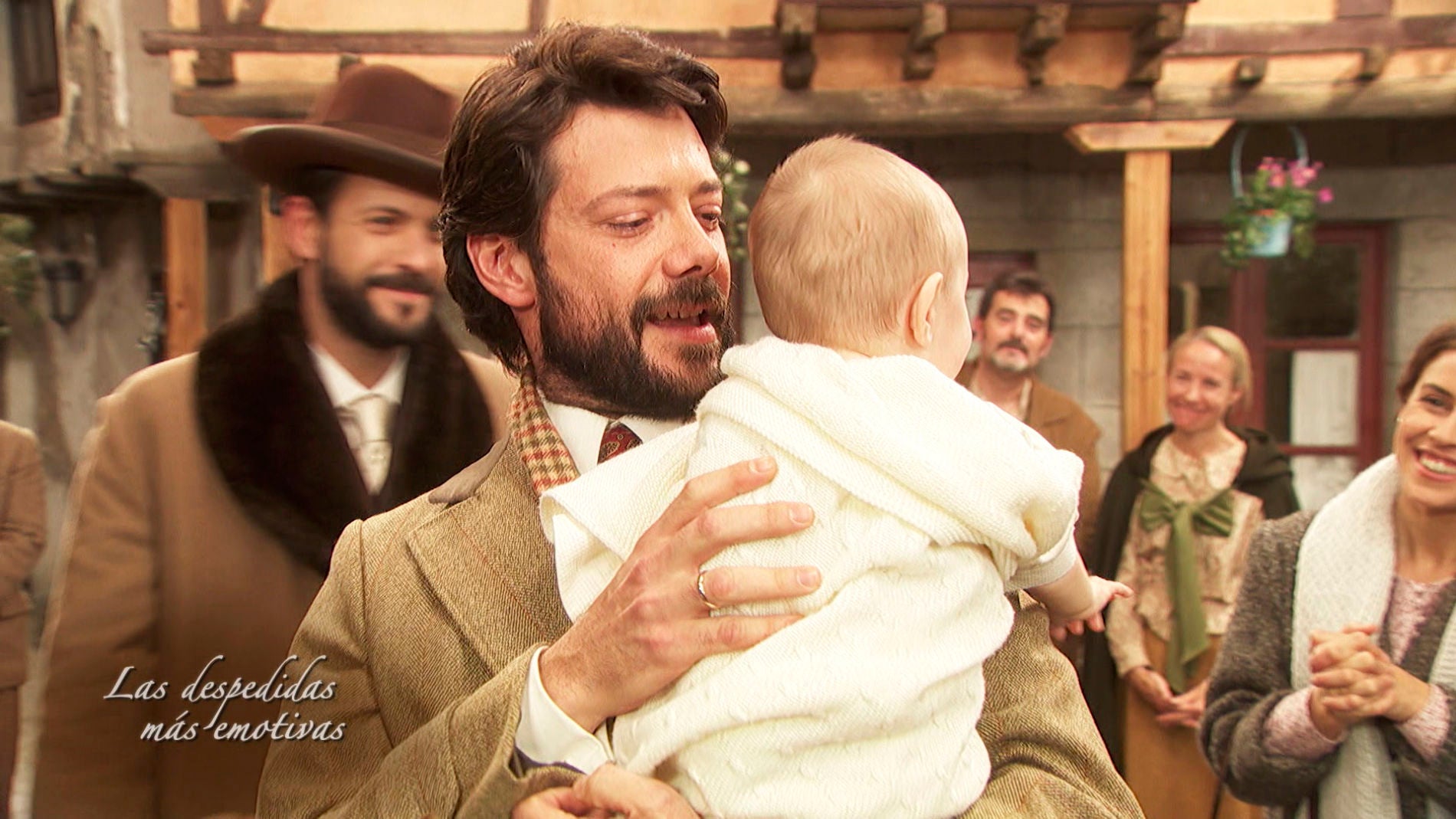 La emoci&oacute;n invade a Puente Viejo con la despedida de Lucas, interpretado por &Aacute;lvaro Morte