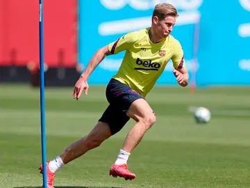 Frenkie de Jong, durante los entrenamientos individuales realizados en la Ciudad Deportiva Joan Gamper Frenkie de Jong, durante los entrenamientos individuales realizados en la Ciudad Deportiva Joan Gamper