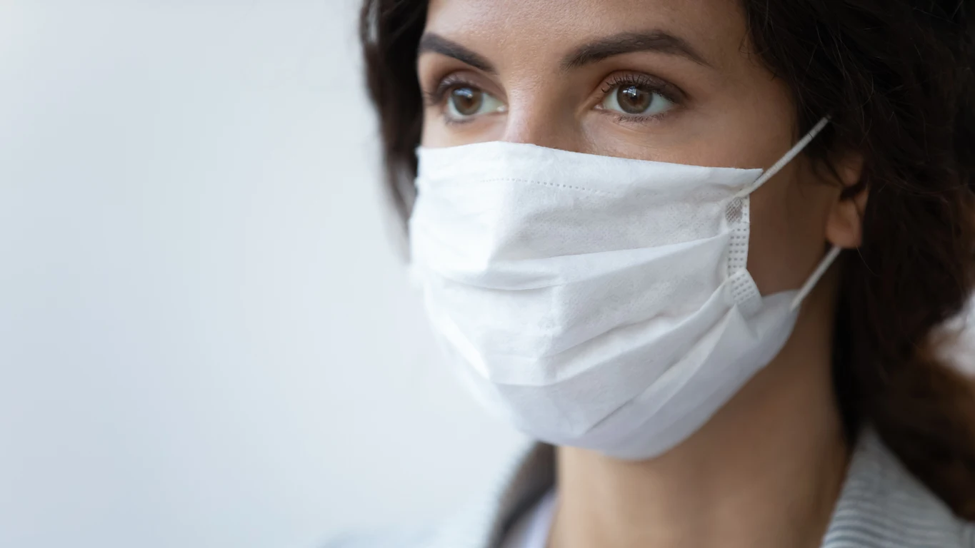Persona con mascarilla