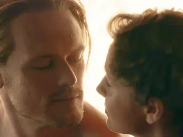 Sam Heughan y Caitriona Balfe en la temporada 5 de 'Outlander' Sam Heughan y Caitriona Balfe en la temporada 5 de 'Outlander'