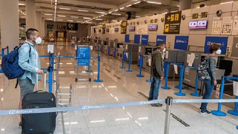 Baleares se ofrece como destino piloto para aplicar el pasaporte vacunal Baleares se ofrece como destino piloto para aplicar el pasaporte vacunal