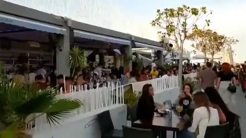 Aglomeraciones en los locales de ocio de La Marina en Valencia durante el coronavirus Aglomeraciones en los locales de ocio de La Marina en Valencia durante el coronavirus