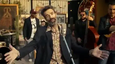 Videoclip de 'Eso que tú me das', la nueva canción de Jarabe de Palo con la reaparición de Pau Donés Pau Donés agradece el cariño recibido en su proceso de cáncer con su nueva canción "Eso que tú me das"