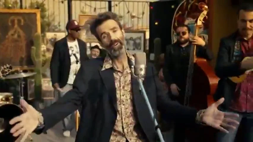 Videoclip de 'Eso que tú me das', la nueva canción de Jarabe de Palo con la reaparición de Pau Donés Pau Donés agradece el cariño recibido en su proceso de cáncer con su nueva canción "Eso que tú me das"