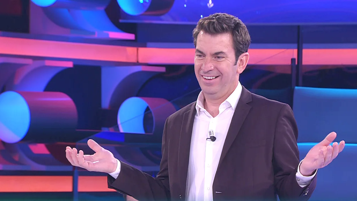 ¡Vaya fallo! Arturo Valls alucina con la nueva versión de un éxito de Ricky Martin en ‘¡Ahora caigo!’ ¡Vaya fallo! Arturo Valls alucina con la nueva versión de un éxito de Ricky Martin en ‘¡Ahora caigo!’