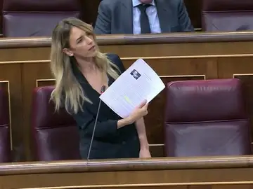 Álvarez de Toledo llama "hijo de terrorista" a Iglesias y Batet lo borra del diario de sesiones Álvarez de Toledo llama "hijo de terrorista" a Iglesias y Batet lo borra del diario de sesiones