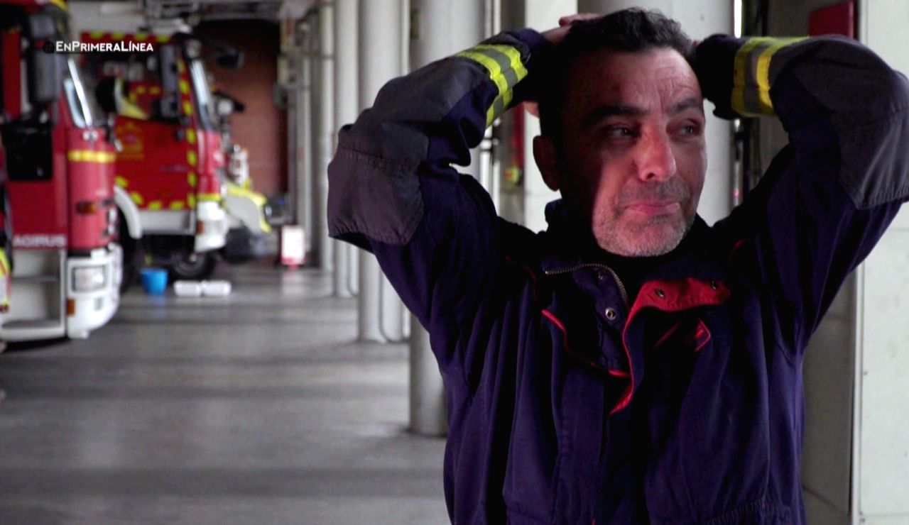 El conmovedor relato de un jefe de Bomberos, incapaz de evitar las lágrimas al recordar su trabajo en las residencias de ancianos El conmovedor relato de un jefe de Bomberos, incapaz de evitar las lágrimas al recordar su trabajo en las residencias de ancianos
