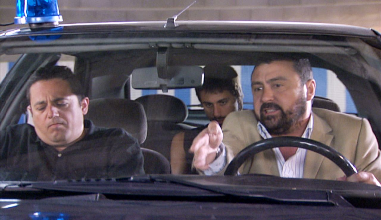 Así predijo Paco Tous en 'Los hombres de Paco' la existencia de 'La Casa de Papel' Así predijo Paco Tous en 'Los hombres de Paco' la existencia de 'La Casa de Papel'