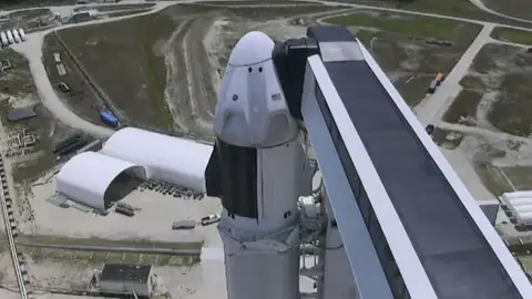 Lanzamiento del primer cohete tripulado privado de SpaceX, streaming en directo Lanzamiento del primer cohete tripulado privado de SpaceX, streaming en directo