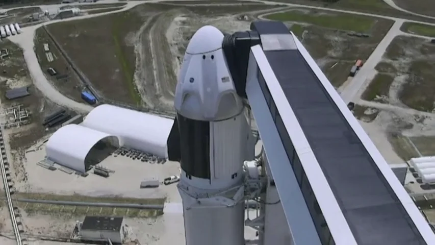 Lanzamiento del primer cohete tripulado privado de SpaceX, streaming en directo Lanzamiento del primer cohete tripulado privado de SpaceX, streaming en directo