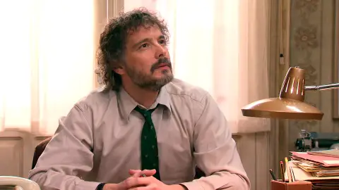 La astucia de Guillermo convence a Lourdes para entrar en su juego La astucia de Guillermo convence a Lourdes para entrar en su juego