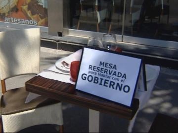 Mesa reservada para el gobierno